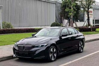 宝马i3 2025款 eDrive 40 L 曜夜运动套装