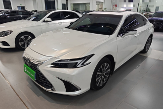 雷克萨斯ES 2025款 200 臻享版