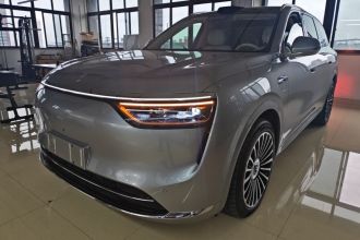 鸿蒙智行 问界M8 2025款 增程 Ultra版 53.4kWh 6座版 (192线激光雷达）