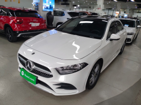 奔驰A级 2022款 改款 A 180 L 运动轿车