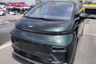 吉利银河 翼真L380 2024款 140度 6座 四驱Ultra