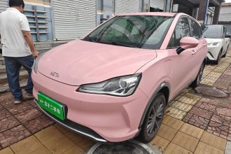 哪吒汽车 哪吒V 2022款 潮 400 Lite 粉色定制款