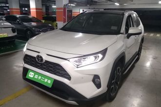 丰田 RAV4荣放 2020款 2.0L CVT四驱尊贵版