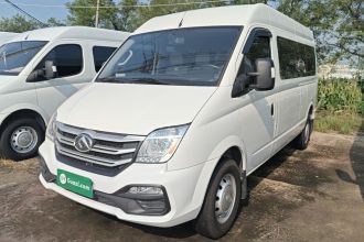 上汽大通MAXUS 新途V80 2025款 PRO傲运通 2.0T 手动长轴中顶 6/7/8/9座