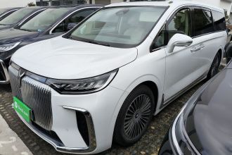 岚图汽车 岚图梦想家 2025款 PHEV 四驱旗舰鲲鹏版