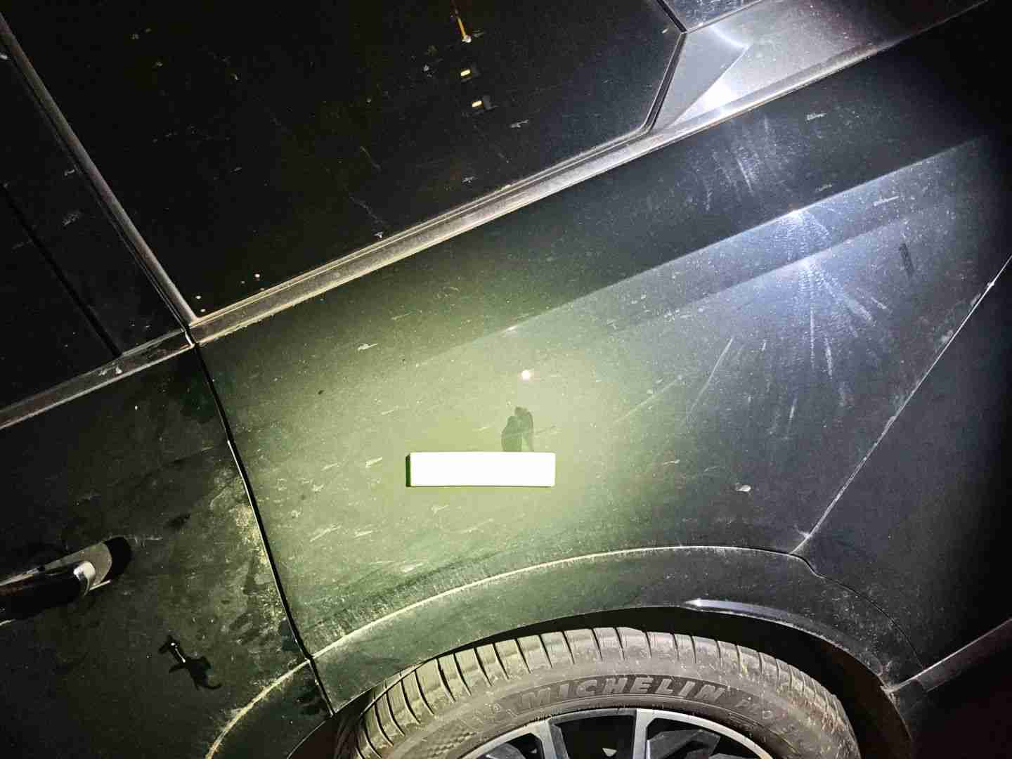 左后翼子板漆面划痕实拍