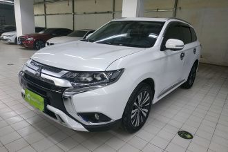 三菱 欧蓝德 2021款 2.4L 四驱致享版 7座