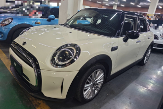 MINI 2022款 1.5T COOPER 经典派 五门版