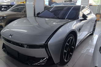 小鹏P7 2025款 750 四驱高性能 Ultra