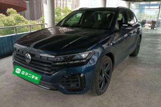 大众 途锐 2021款 3.0TSI 锐享版 曜黑运动套装