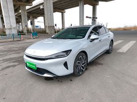 宝骏享境 2025款 插混 140km豪华版