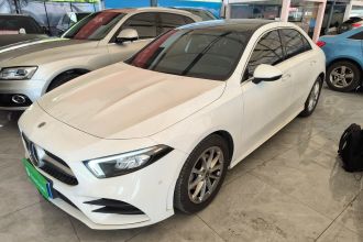 奔驰A级 2022款 改款 A 200 L 运动轿车时尚型