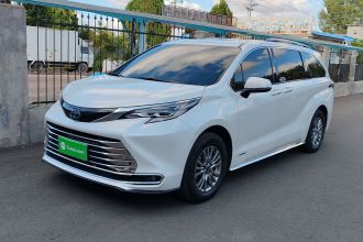 丰田 赛那SIENNA 2023款 2.5L混动 舒适版