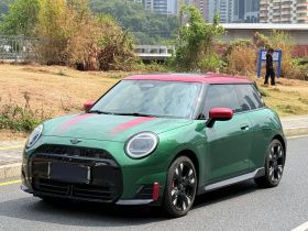 电动MINI COOPER JCW 2025款 JOHN COOPER WORKS