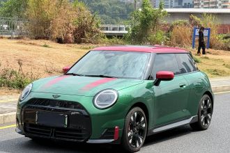 电动MINI COOPER JCW 2025款 JOHN COOPER WORKS