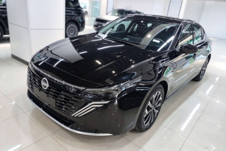 日产 天籁 2026款 鸿蒙座舱 2.0L 超舒适版