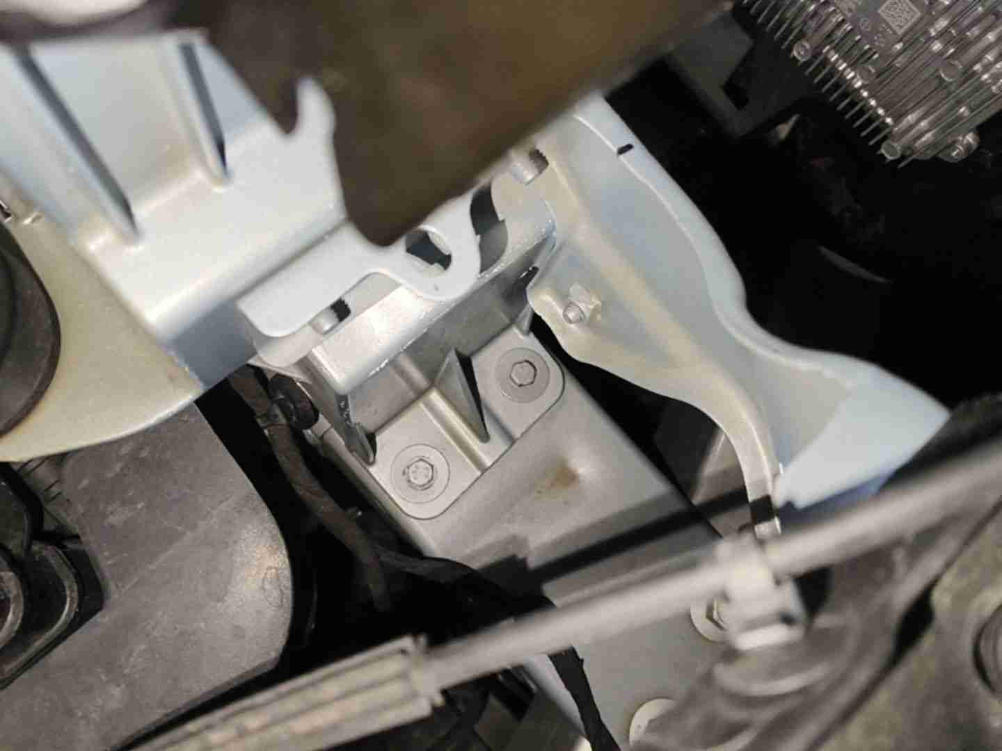 水箱框架轻微变形实拍