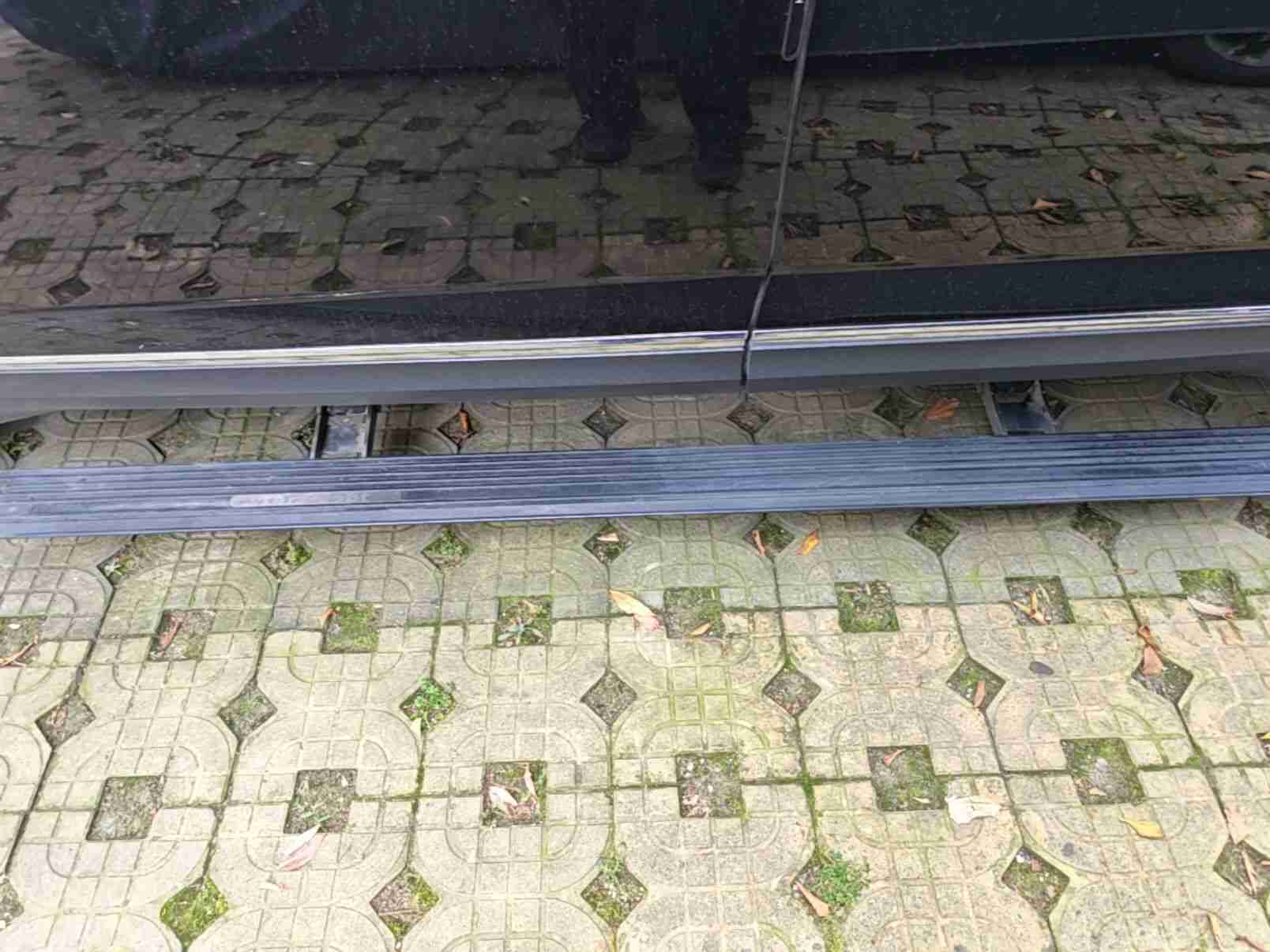 加装登车踏板实拍