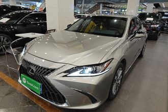 雷克萨斯ES 2022款 300h 卓越版