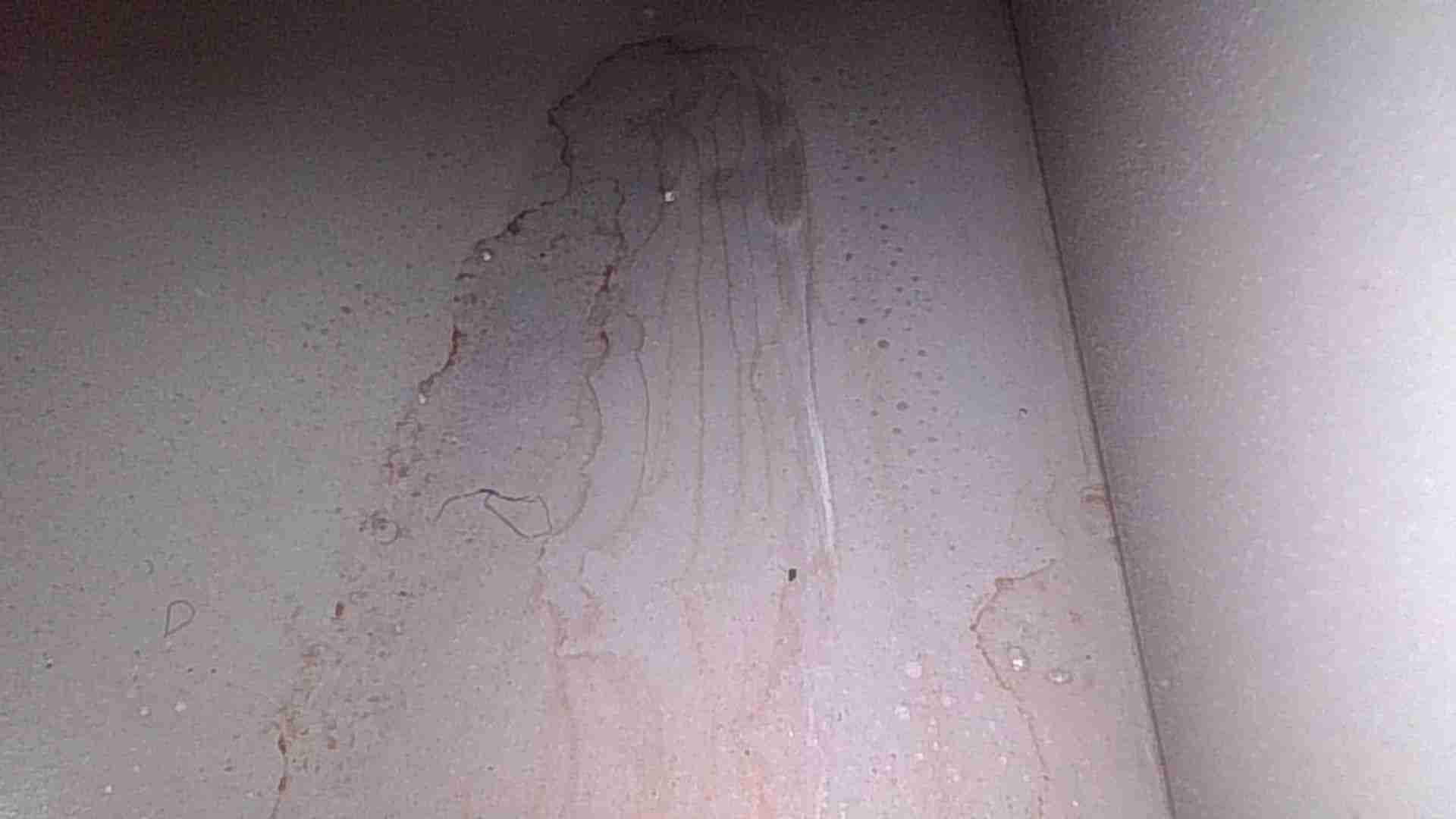 右侧门槛梁内侧浸水痕迹实拍