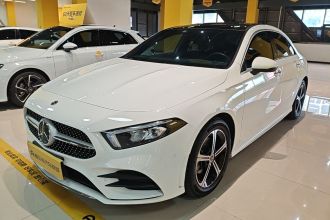 奔驰A级 2022款 改款三 A 200 L 运动轿车时尚型