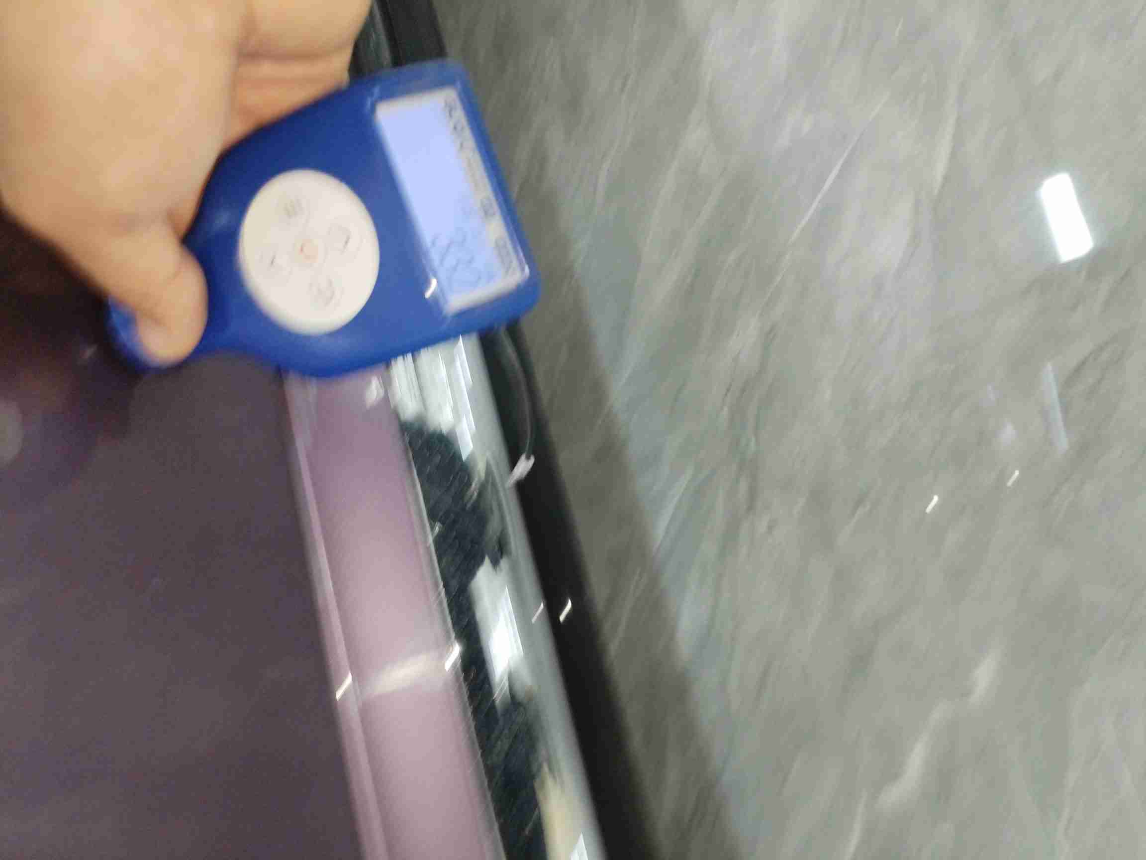 车辆右后侧整体外观展示