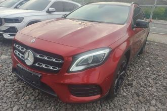 奔驰GLA 2018款 GLA 220 4MATIC 运动型