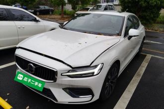 沃尔沃S60 2025款 B4 智远豪华版