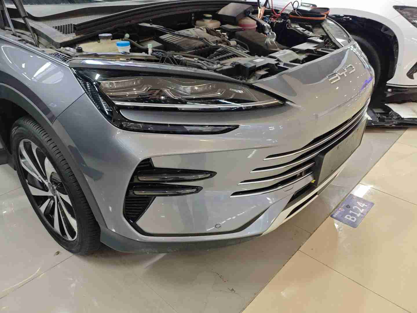 前保险杠安装轻微偏差实拍