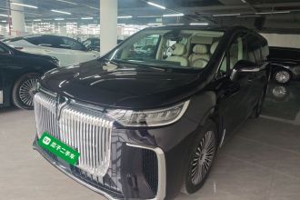 岚图汽车 岚图梦想家 2025款 PHEV 四驱尊贵鲲鹏版