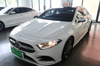 奔驰A级 2022款 改款 A 180 L 运动轿车