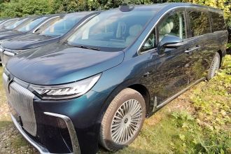 岚图汽车 岚图梦想家 2025款 PHEV 四驱尊贵乾崑版