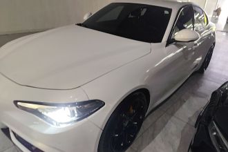 阿尔法·罗密欧 Giulia朱丽叶 2017款 2.0T 200HP 精英版