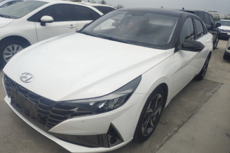 现代 伊兰特 2022款 1.5L CVT LUX尊贵版