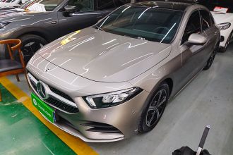 奔驰A级 2022款 改款二 A 200 L 运动轿车时尚型