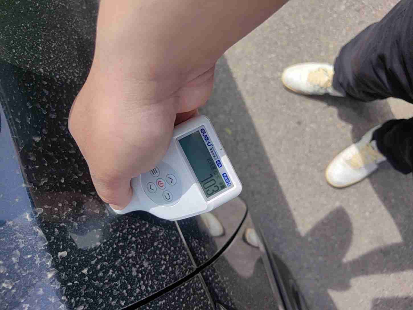 左侧前门漆面修复痕迹实拍