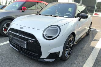 电动MINI COOPER 2024款 452km COOPER SE 赛车手