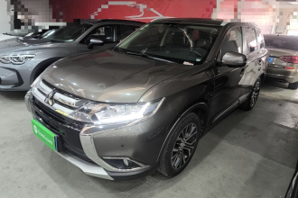 三菱 欧蓝德 2018款 2.0L 两驱嘉乐版 7座