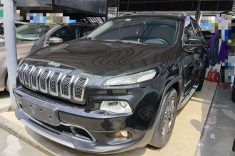 Jeep 自由光 2020款 2.0L 两驱经典运动版
