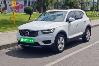沃尔沃XC40 2021款 T4 四驱智行时尚版
