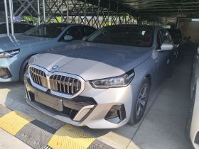 宝马i5 2024款 eDrive 35L M运动套装