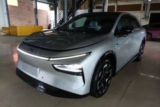 小鹏G7 2025款 702 超长续航 Ultra