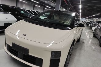 理想汽车 理想i6 2025款 四驱标准版