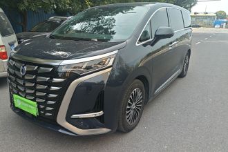腾势D9 2022款 DM-i 970 四驱尊荣型