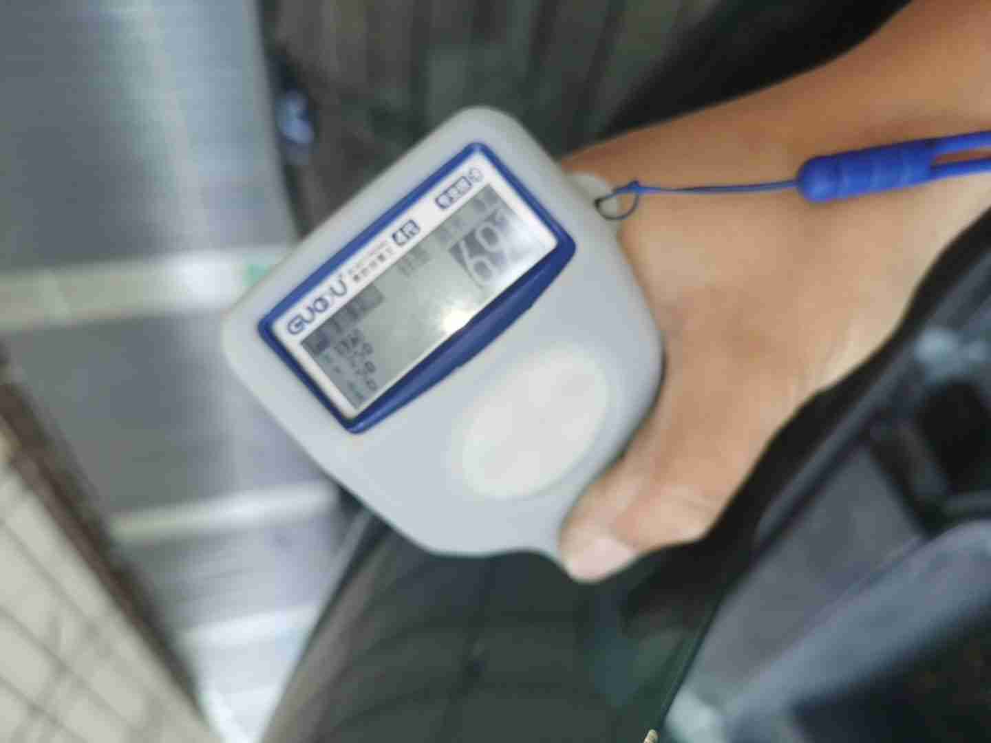 发动机舱盖漆面钣金修复痕迹实拍