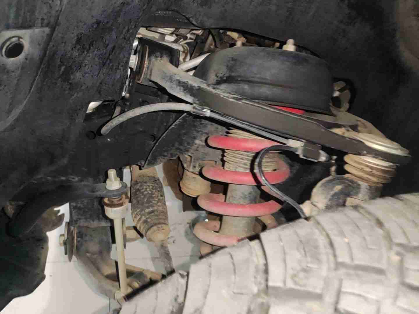 车辆底盘及改装悬挂实拍