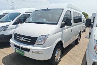 上汽大通MAXUS 新途V80 2023款 2.0T AMT经典傲运通短轴中顶5/6座