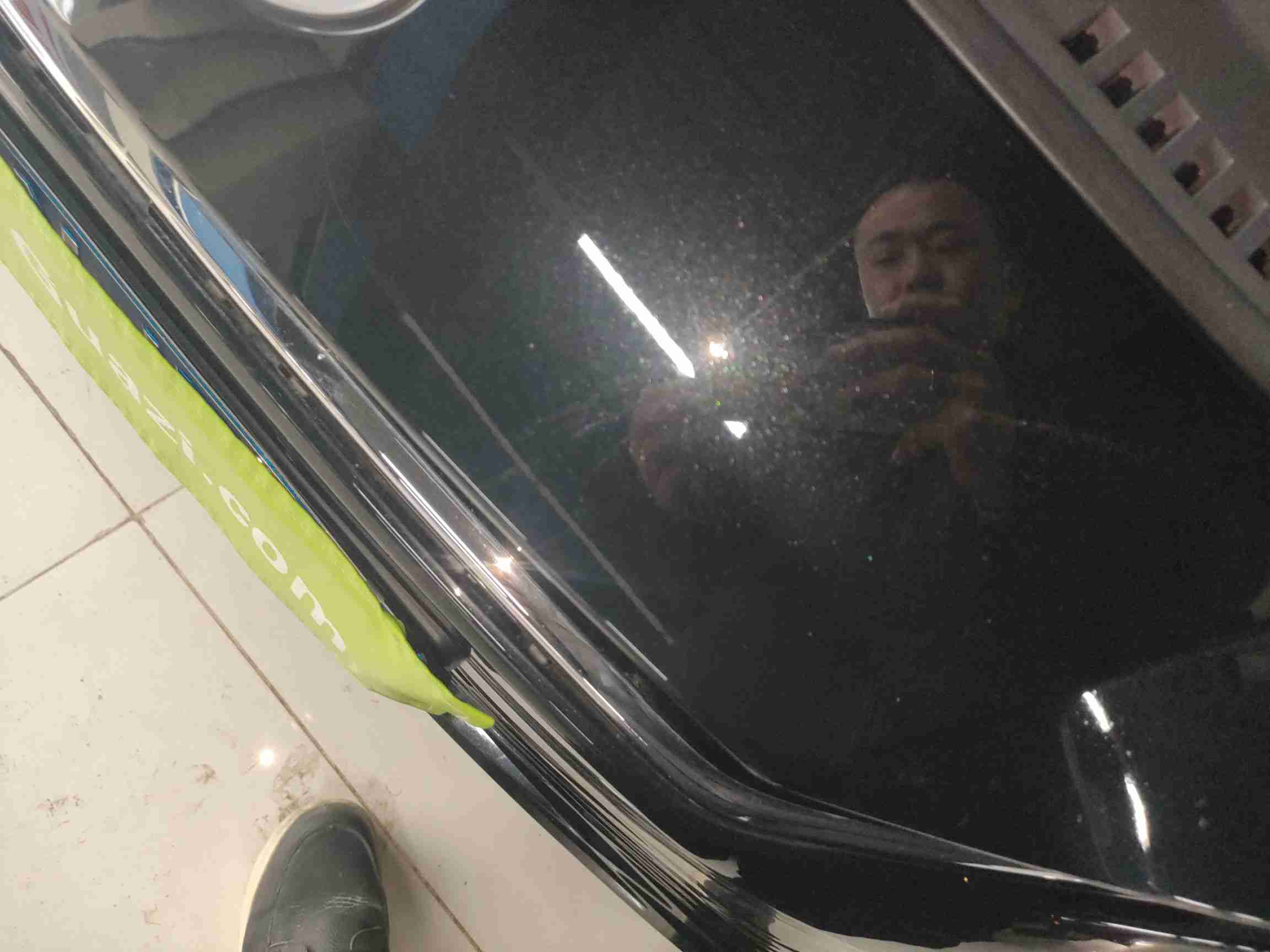 车头中网拆卸痕迹实拍