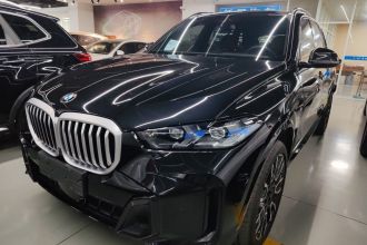 宝马X5 2023款 xDrive 40Li M运动曜夜套装