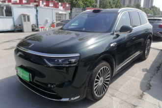 鸿蒙智行 问界M8 2025款 增程 Ultra版 53.4kWh 6座版 (192线激光雷达）